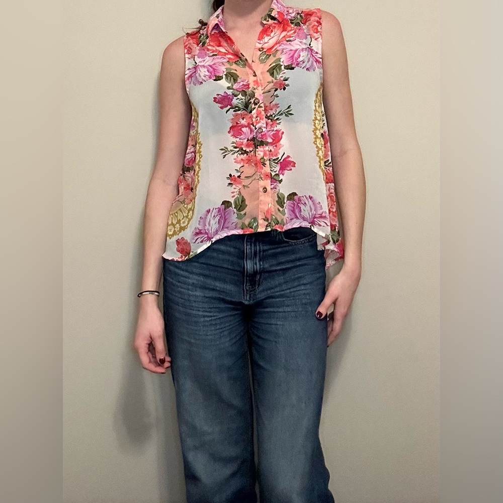 Ali & Kris White Mesh Floral Blouse